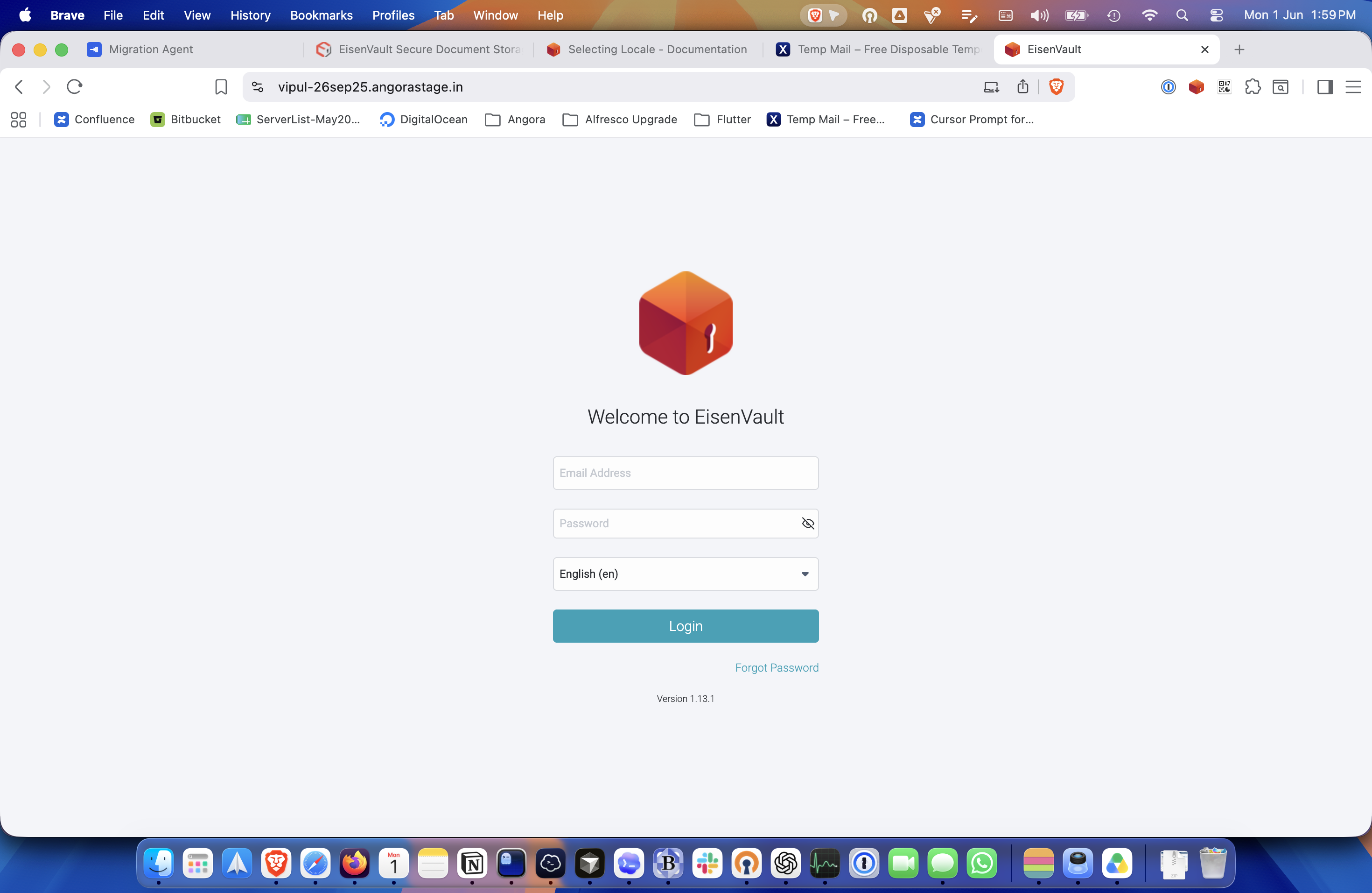 Login page showing English as the default locale